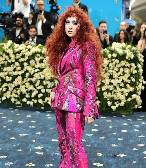 chappel roan arrivals met gala 2025 jpg