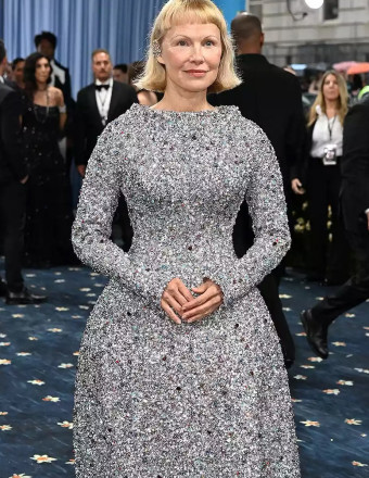 Pamela Anderson passe au court !