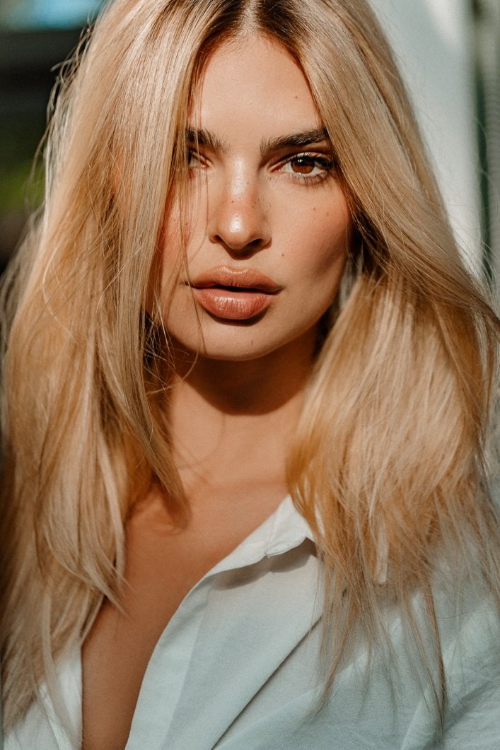 Emily Ratajkowski passe au blond !